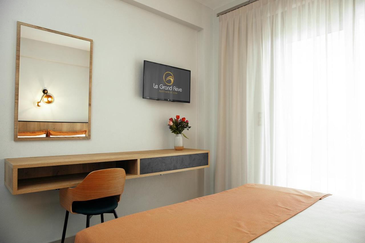 Aparthotel Le Grand Rêve à Gerakini Extérieur photo